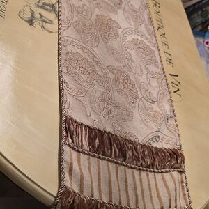 Elegant Paisley Table Runner